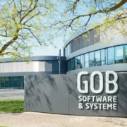 ERP Information 3/2025, Produktreport GOB. Zu sehen ist eine Außenaufnahme des Firmensitzes in Krefeld.