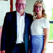 Das Bild zeigt den Firmengründer und Inhaber Uwe Werner und die Geschäftsführerin Ann-Kathrin Brühl